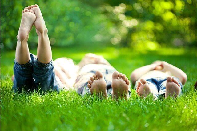 Bambini e natura: perché è importante farli crescere a contatto con il verde
