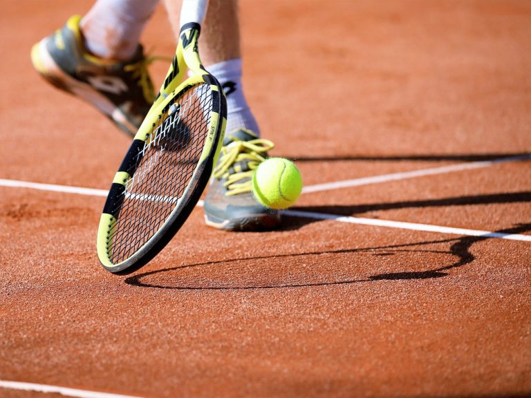 Alcaraz contro Nadal: analogie e differenze tra i due grandi spagnoli del tennis
